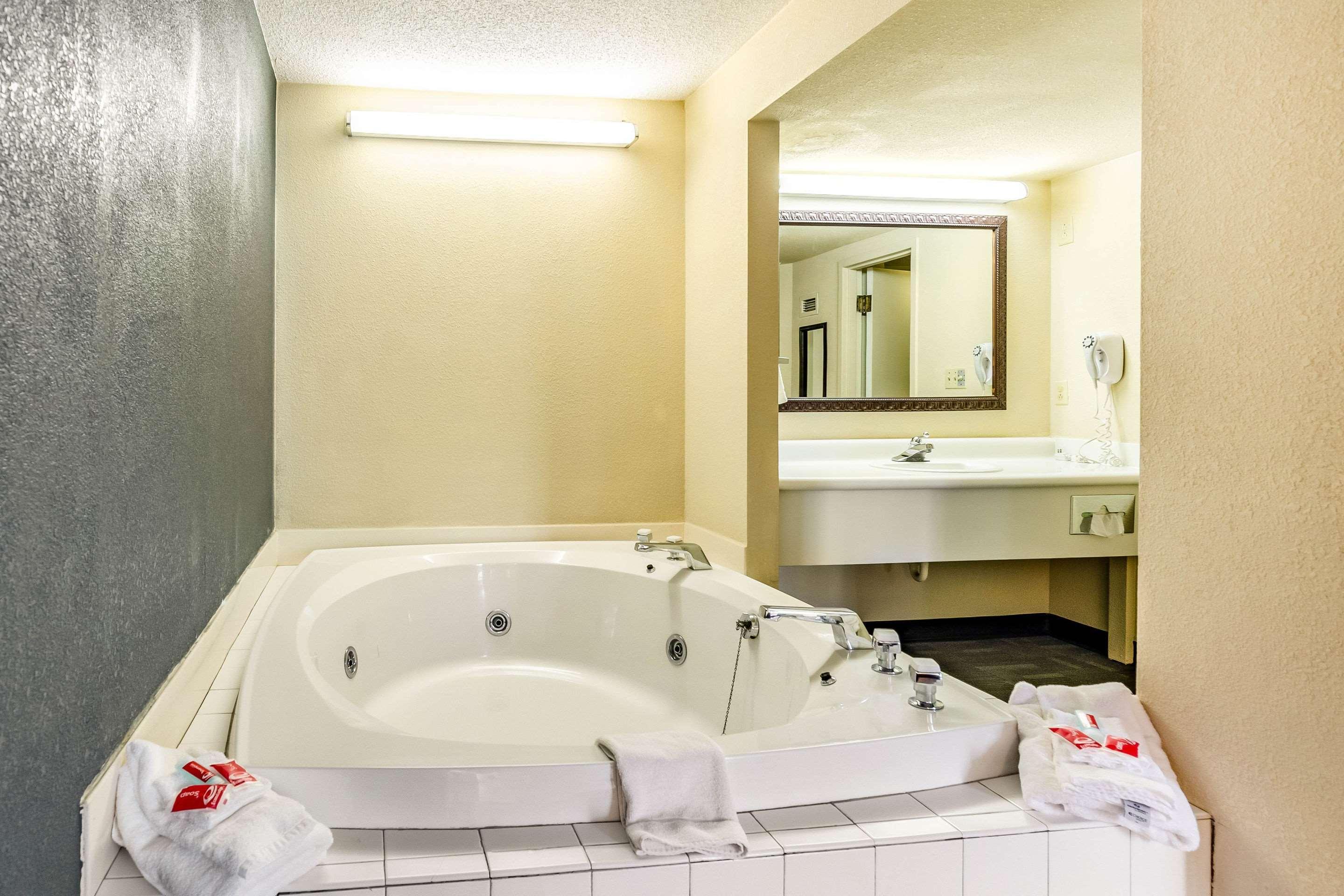 Econo Lodge Inn & Suites Radford-Blacksburg Area Εξωτερικό φωτογραφία